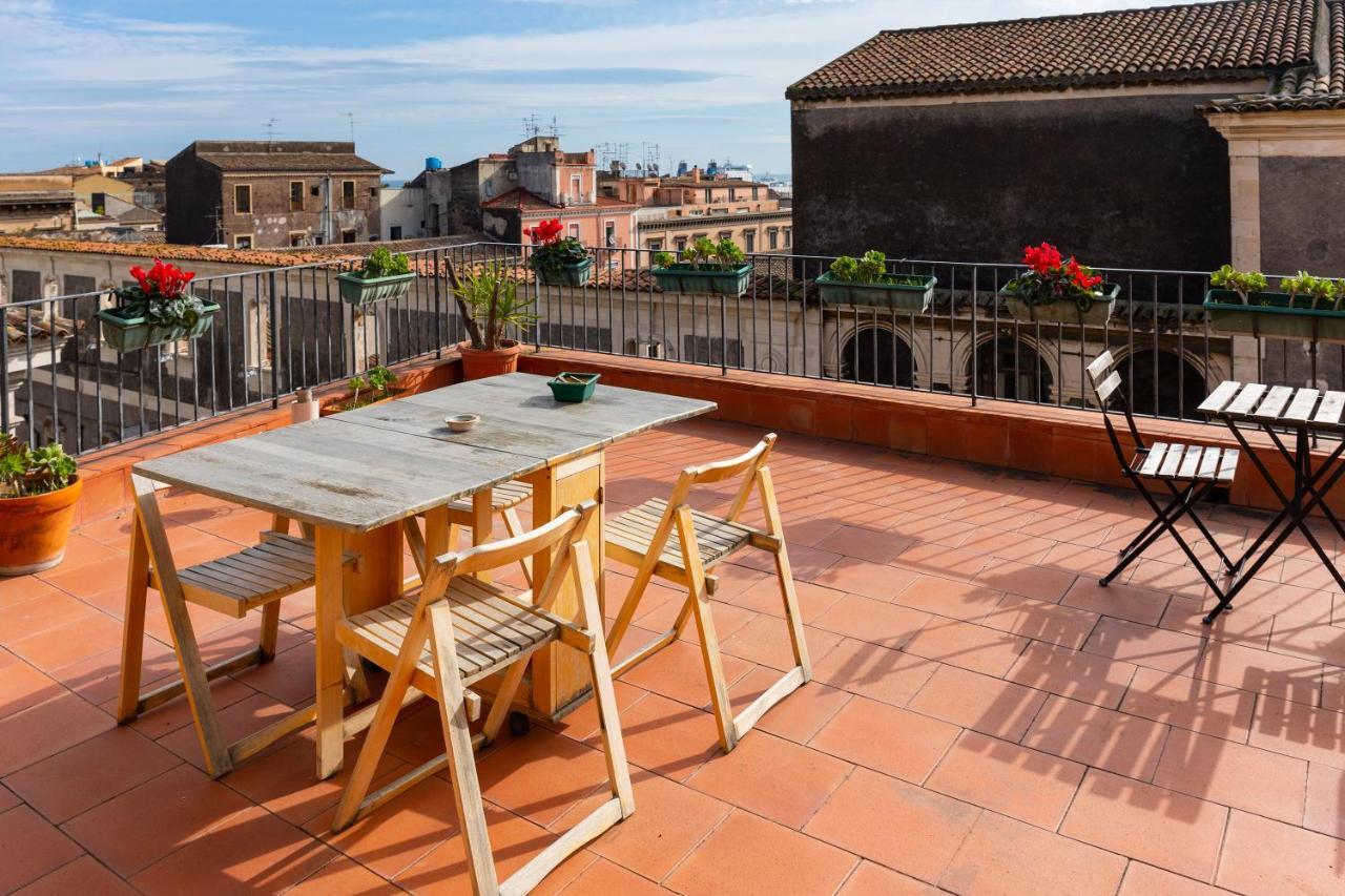 مبيت وإفطار كاتانيا Terrazza Santa Chiara المظهر الخارجي الصورة